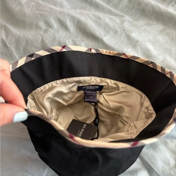 Burberry “Nova Check” Bucket Hat; sz M - Picture 6 of 12